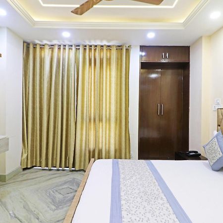 Hotel Samrat Residency 10 Mints Walking Distance Nizamuddin Railway Station 뉴델리 외부 사진