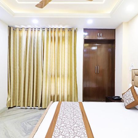 Hotel Samrat Residency 10 Mints Walking Distance Nizamuddin Railway Station 뉴델리 외부 사진