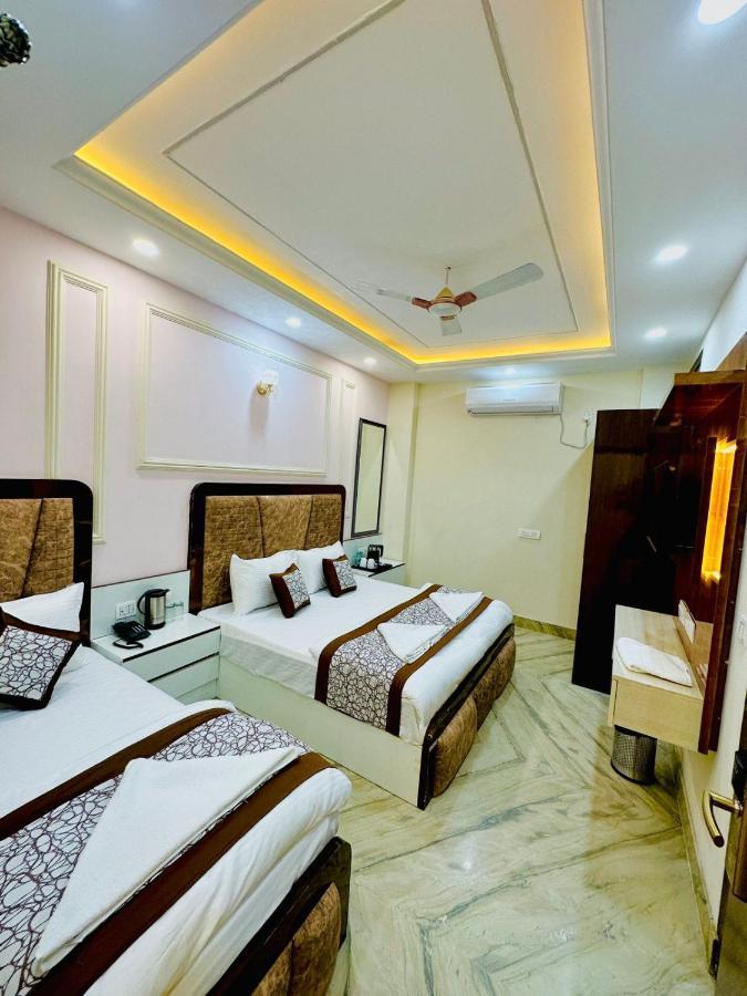 Hotel Samrat Residency 10 Mints Walking Distance Nizamuddin Railway Station 뉴델리 외부 사진