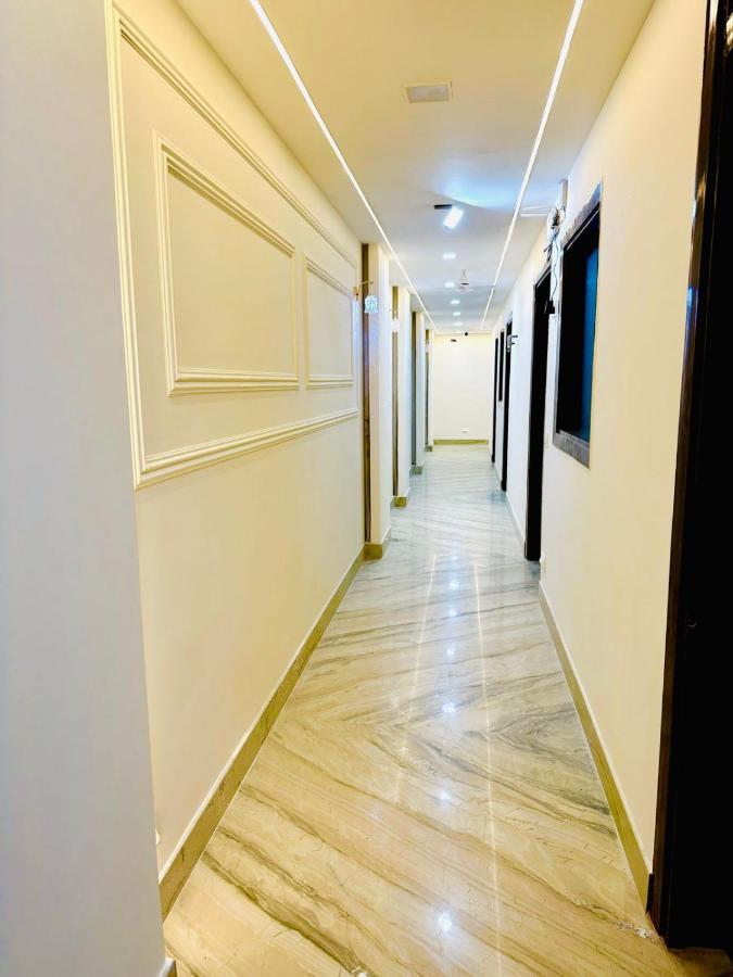 Hotel Samrat Residency 10 Mints Walking Distance Nizamuddin Railway Station 뉴델리 외부 사진