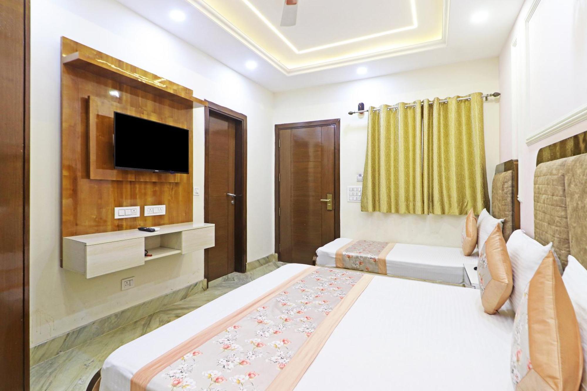 Hotel Samrat Residency 10 Mints Walking Distance Nizamuddin Railway Station 뉴델리 외부 사진