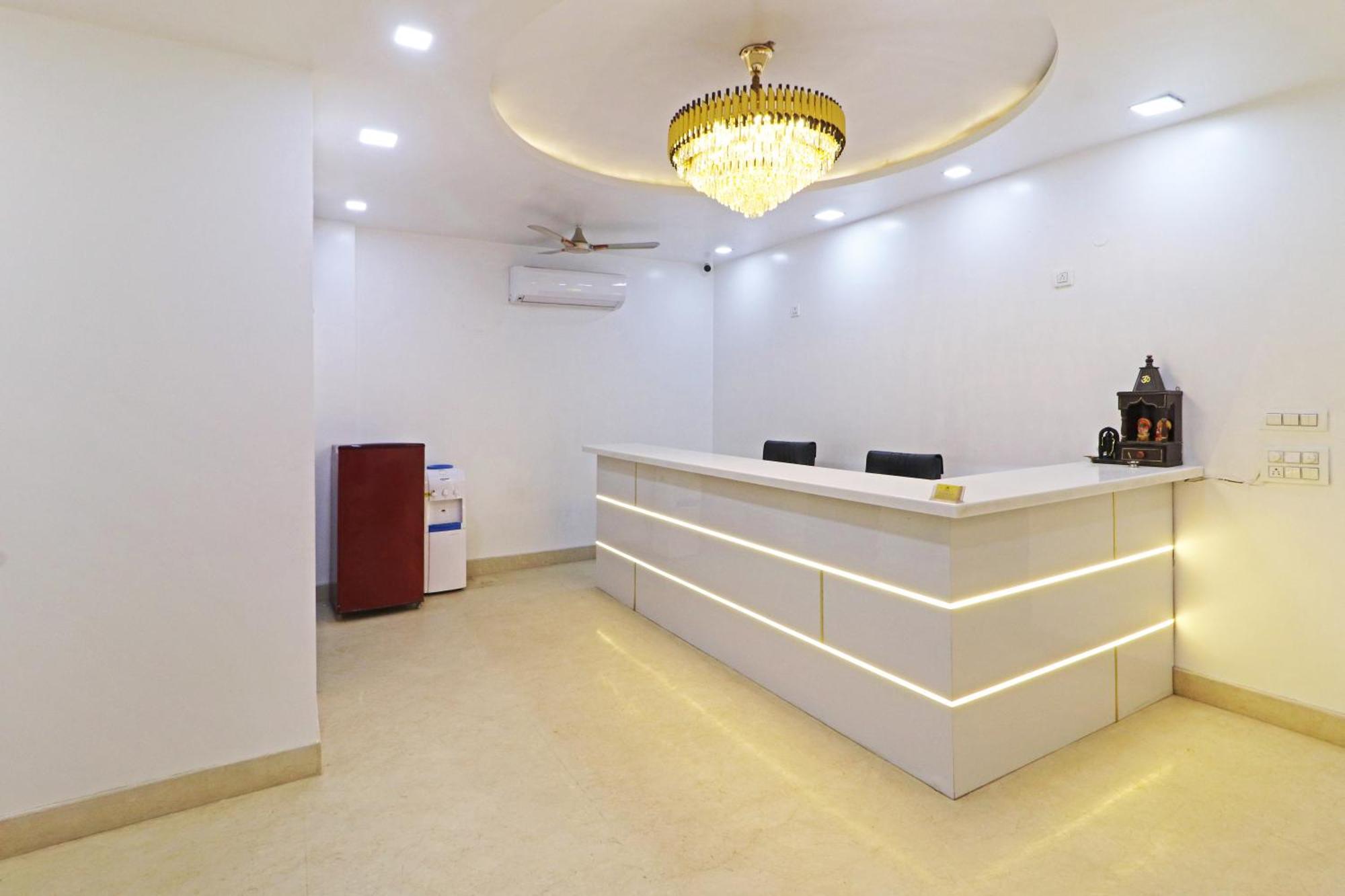 Hotel Samrat Residency 10 Mints Walking Distance Nizamuddin Railway Station 뉴델리 외부 사진