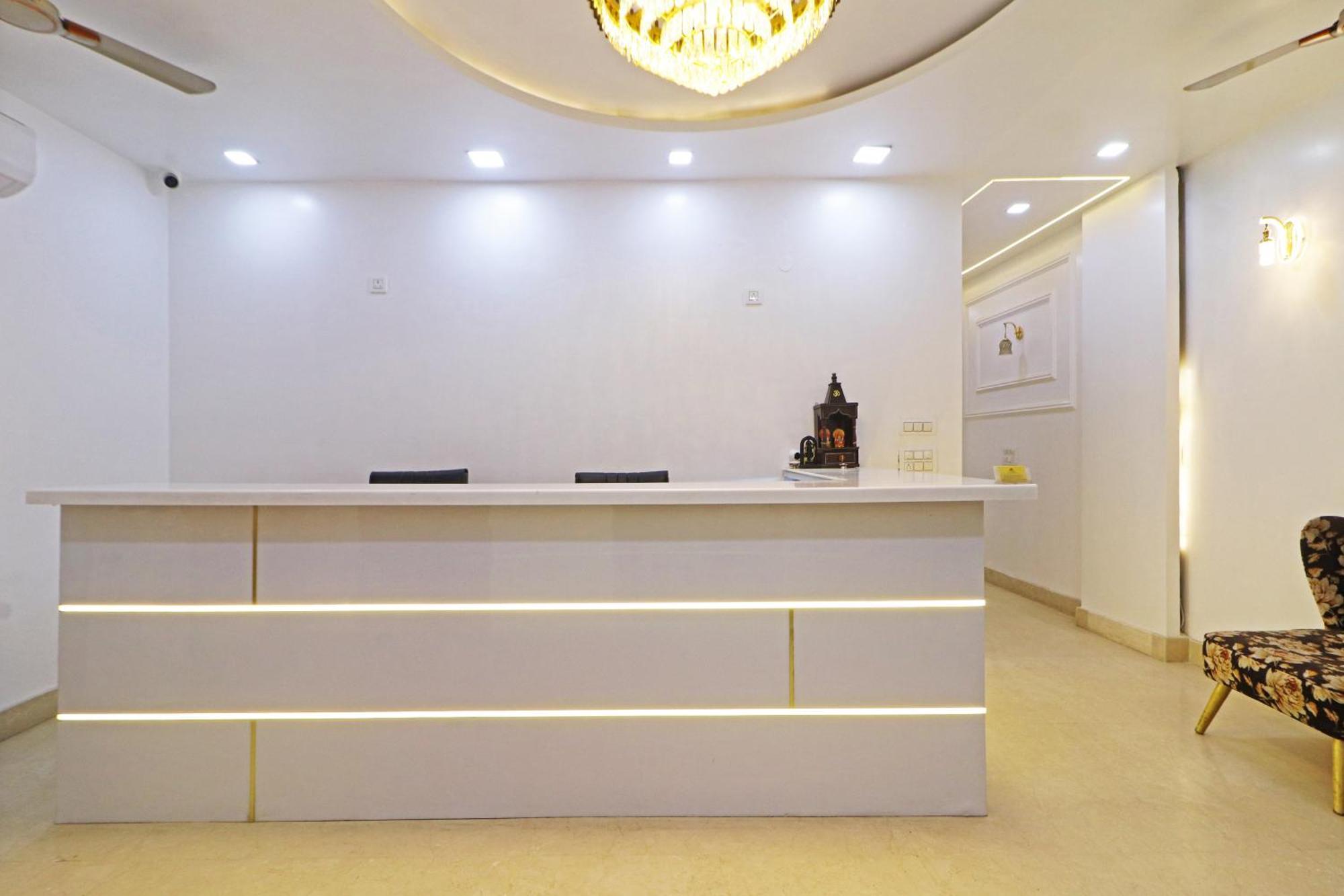 Hotel Samrat Residency 10 Mints Walking Distance Nizamuddin Railway Station 뉴델리 외부 사진