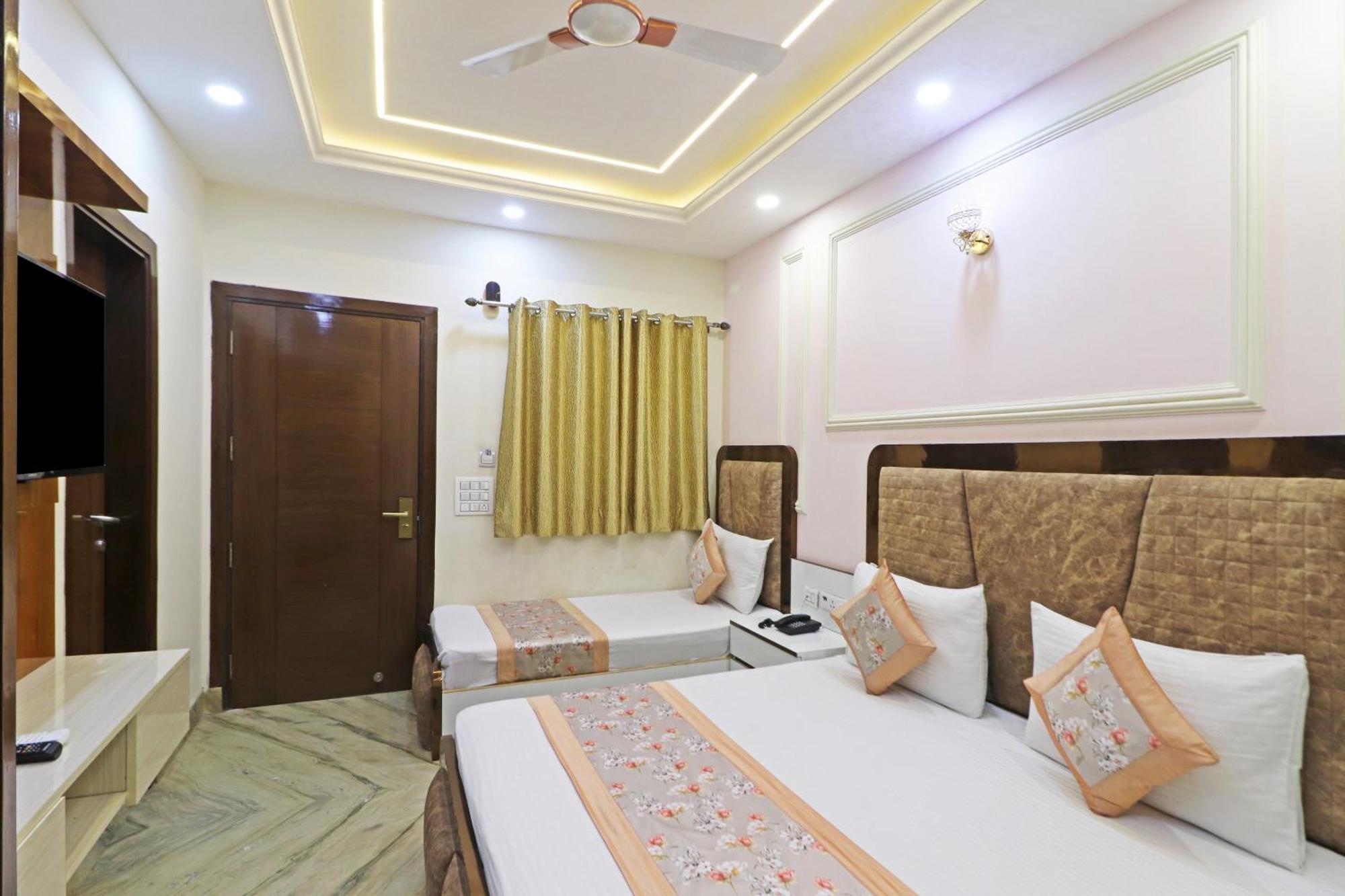 Hotel Samrat Residency 10 Mints Walking Distance Nizamuddin Railway Station 뉴델리 외부 사진