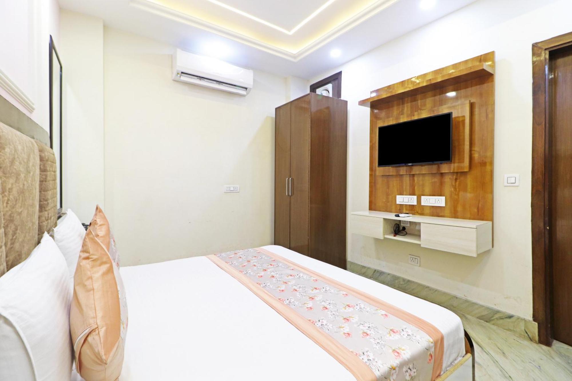 Hotel Samrat Residency 10 Mints Walking Distance Nizamuddin Railway Station 뉴델리 외부 사진