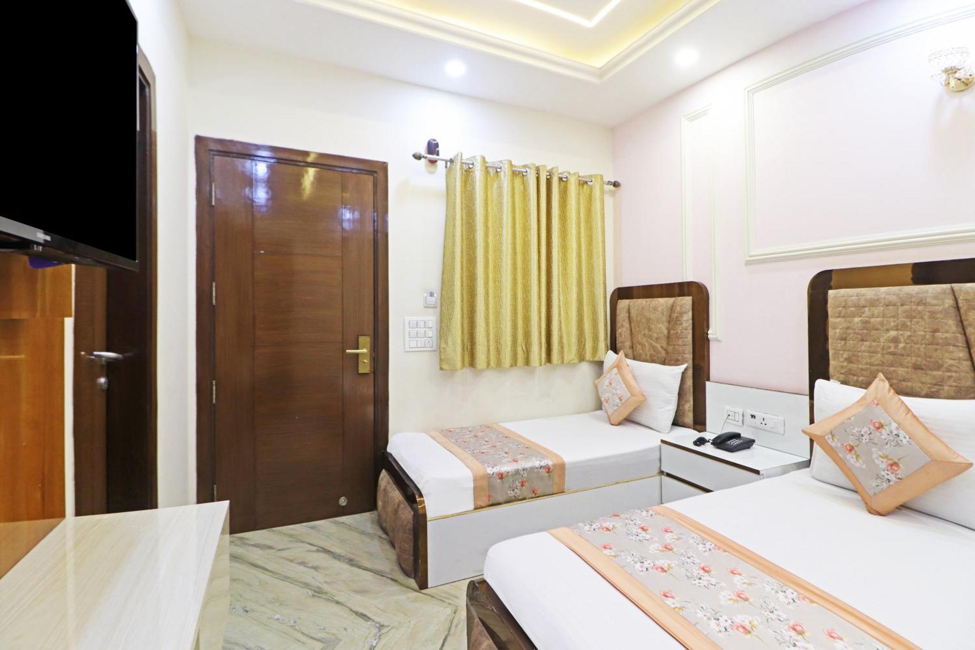 Hotel Samrat Residency 10 Mints Walking Distance Nizamuddin Railway Station 뉴델리 외부 사진
