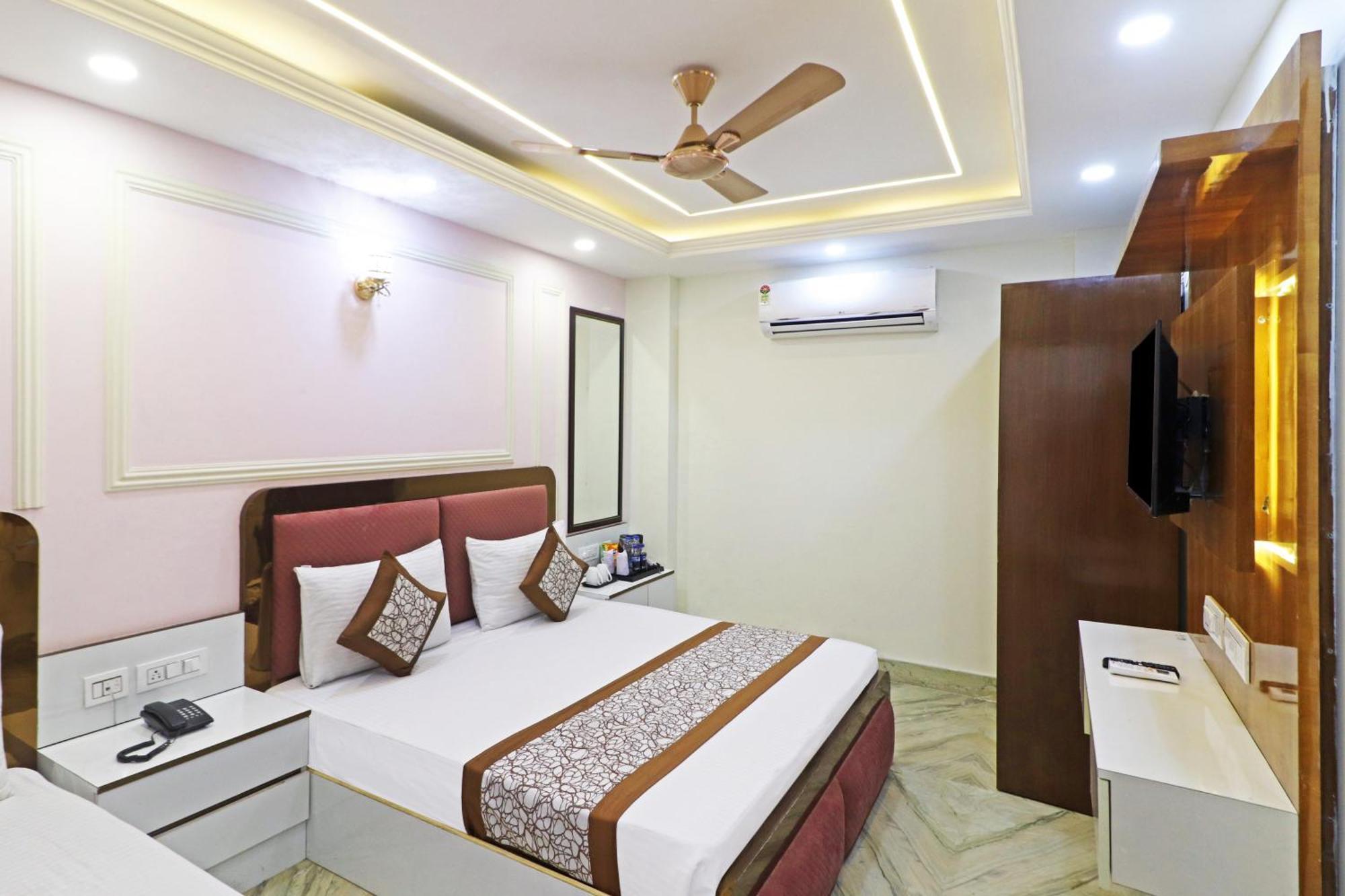 Hotel Samrat Residency 10 Mints Walking Distance Nizamuddin Railway Station 뉴델리 외부 사진