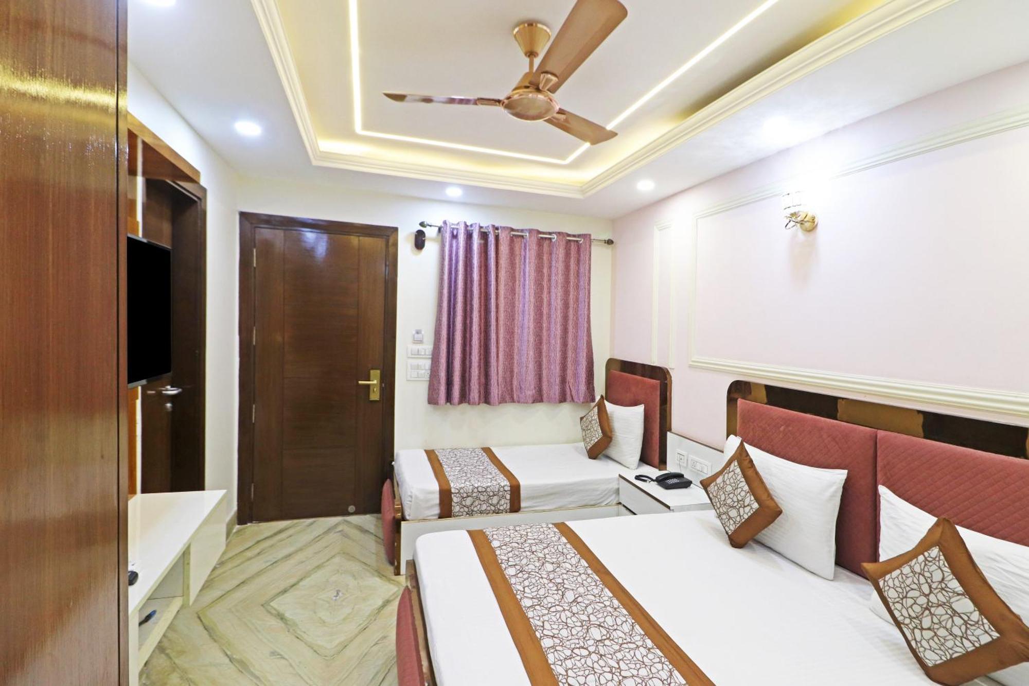 Hotel Samrat Residency 10 Mints Walking Distance Nizamuddin Railway Station 뉴델리 외부 사진