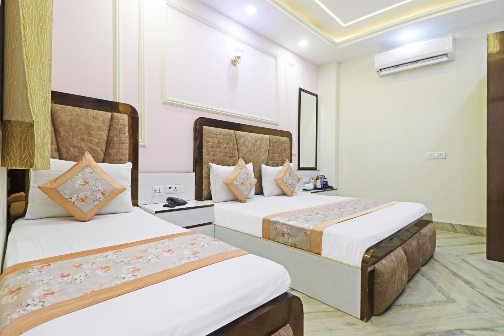 Hotel Samrat Residency 10 Mints Walking Distance Nizamuddin Railway Station 뉴델리 외부 사진