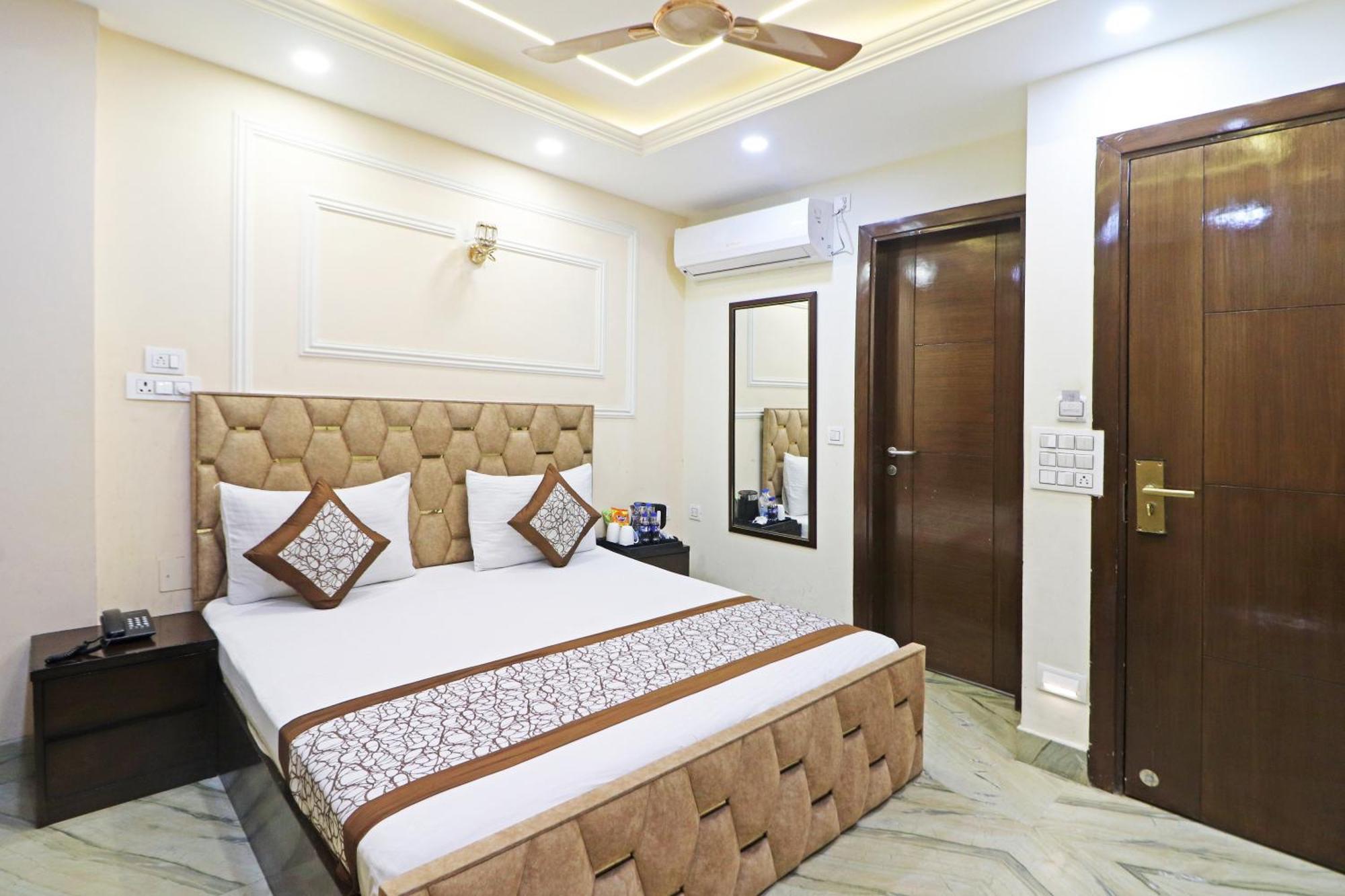 Hotel Samrat Residency 10 Mints Walking Distance Nizamuddin Railway Station 뉴델리 외부 사진