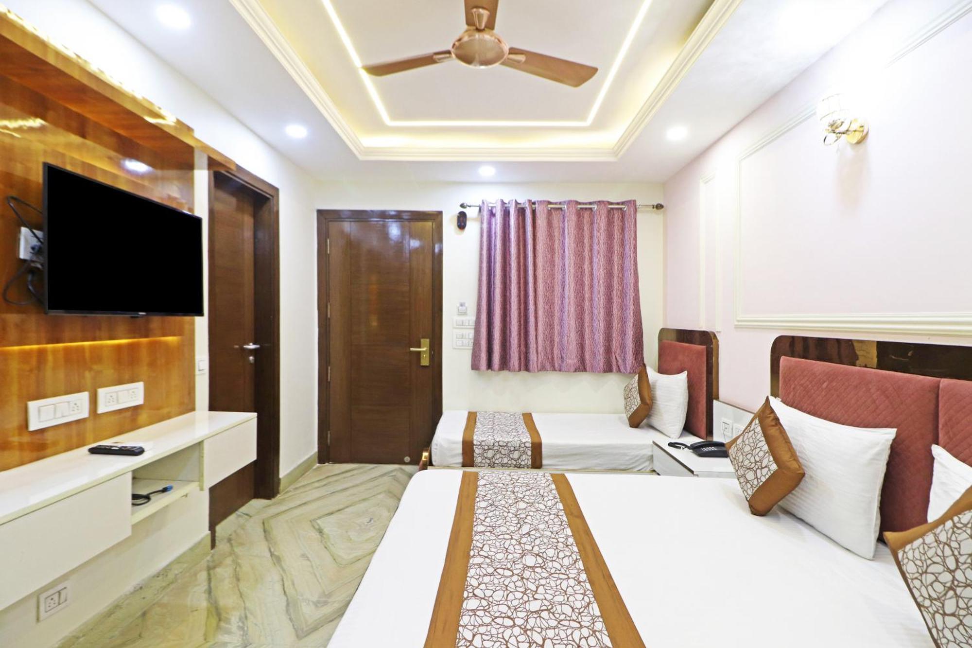 Hotel Samrat Residency 10 Mints Walking Distance Nizamuddin Railway Station 뉴델리 외부 사진