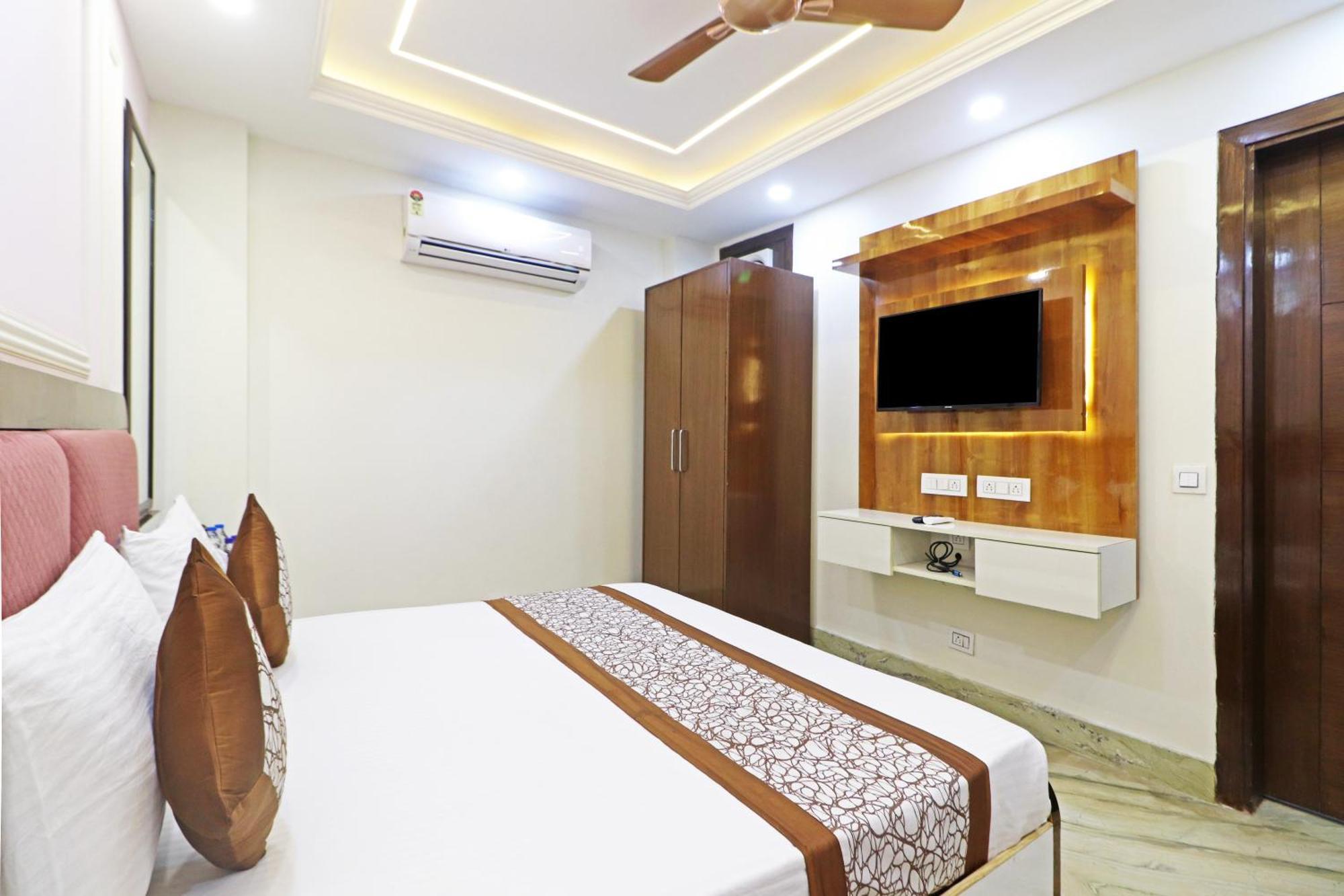 Hotel Samrat Residency 10 Mints Walking Distance Nizamuddin Railway Station 뉴델리 외부 사진