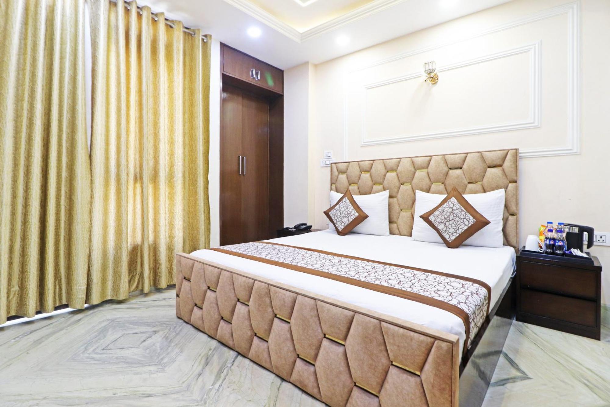 Hotel Samrat Residency 10 Mints Walking Distance Nizamuddin Railway Station 뉴델리 외부 사진