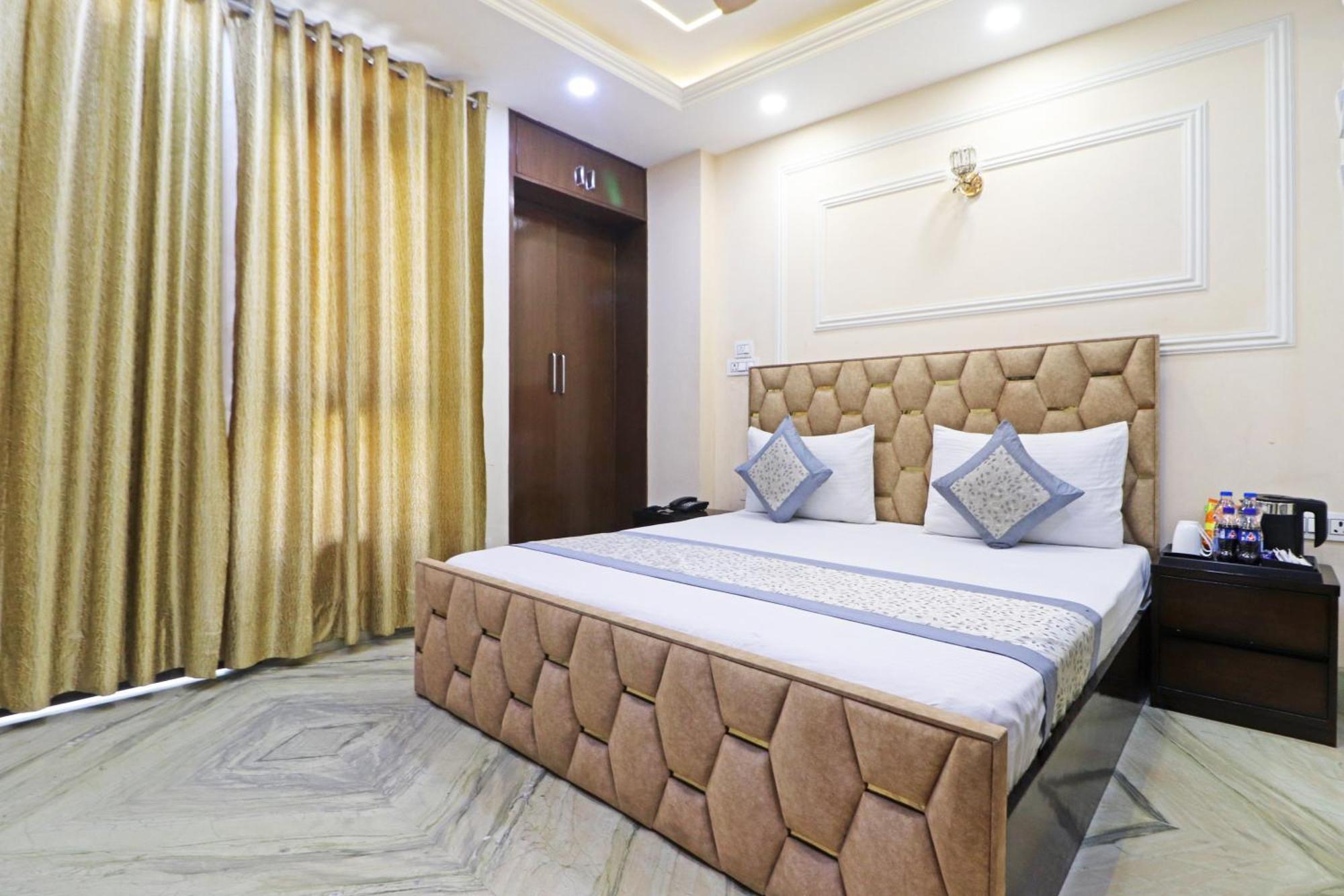 Hotel Samrat Residency 10 Mints Walking Distance Nizamuddin Railway Station 뉴델리 외부 사진