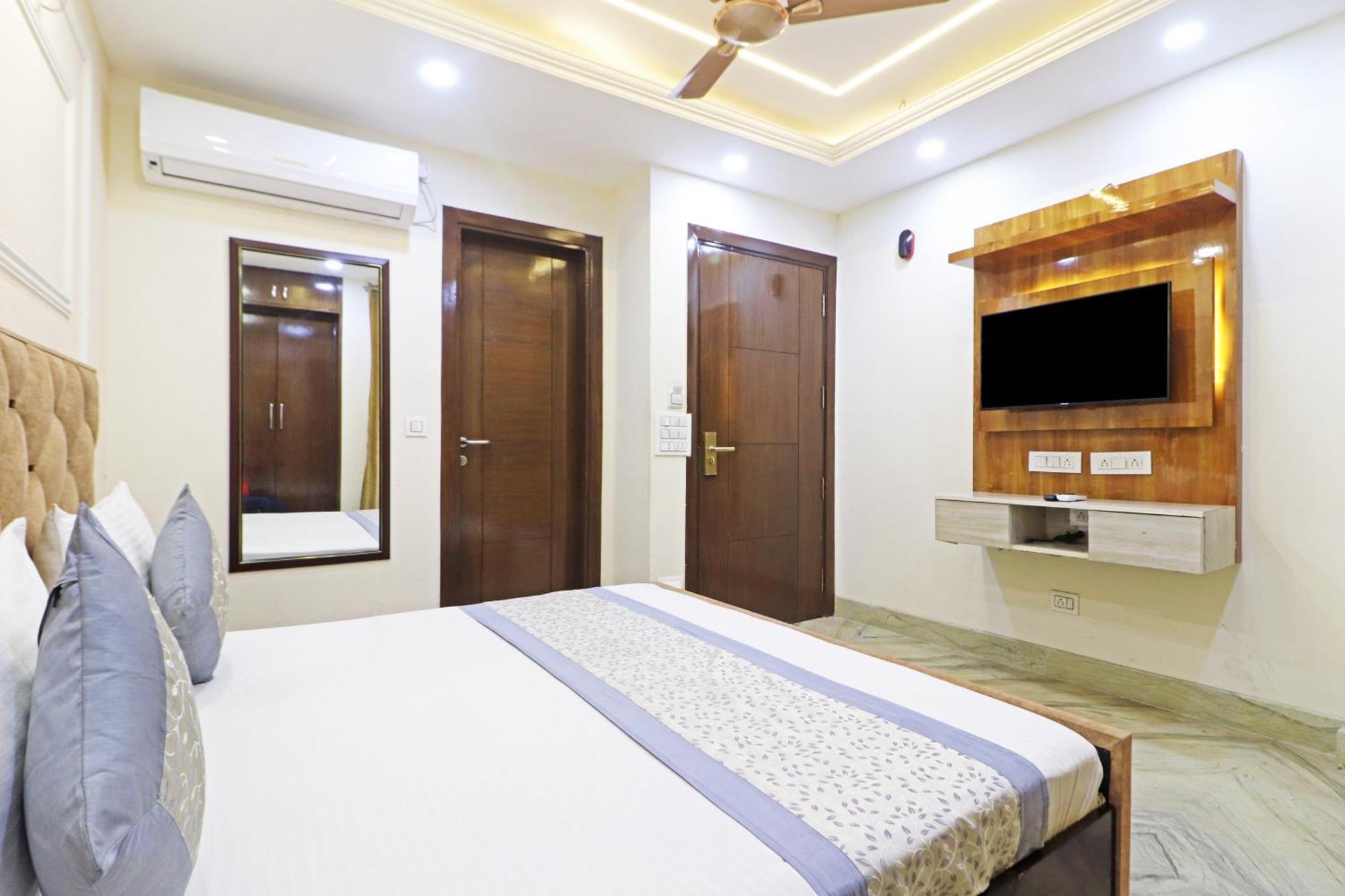 Hotel Samrat Residency 10 Mints Walking Distance Nizamuddin Railway Station 뉴델리 외부 사진