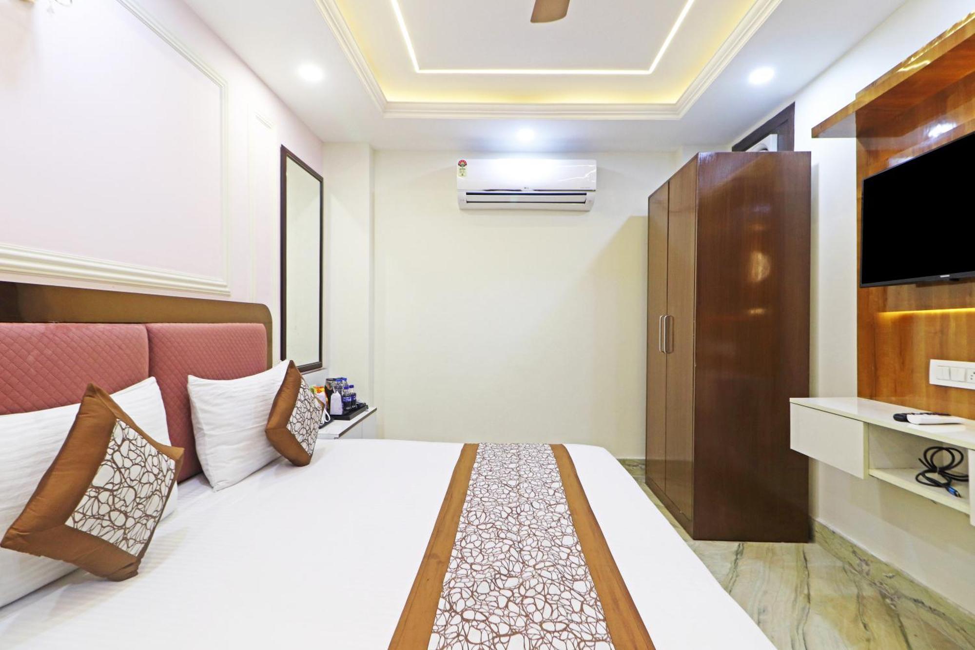 Hotel Samrat Residency 10 Mints Walking Distance Nizamuddin Railway Station 뉴델리 외부 사진
