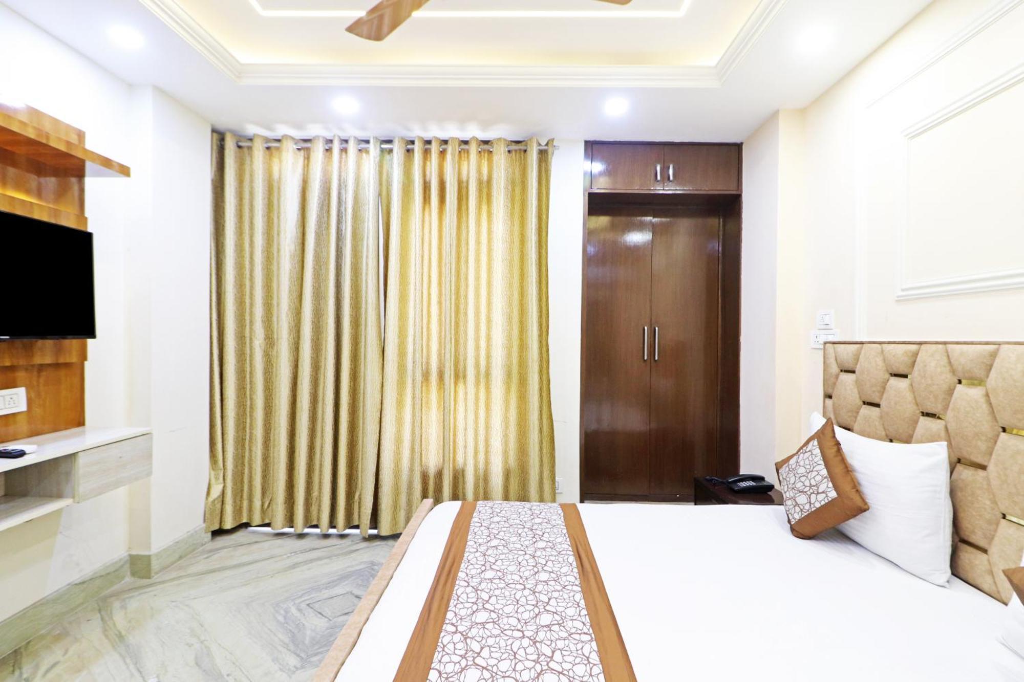Hotel Samrat Residency 10 Mints Walking Distance Nizamuddin Railway Station 뉴델리 외부 사진