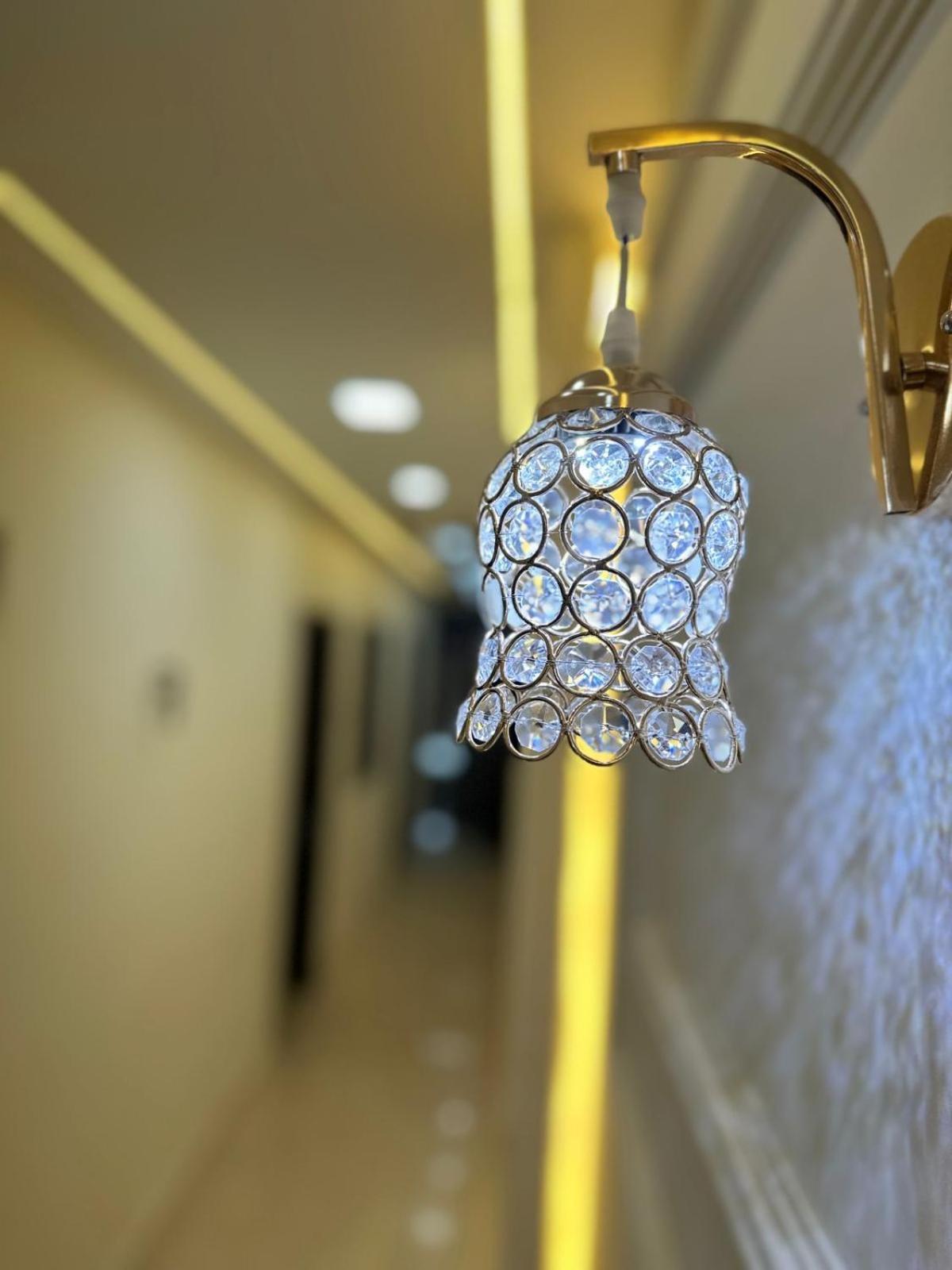 Hotel Samrat Residency 10 Mints Walking Distance Nizamuddin Railway Station 뉴델리 외부 사진
